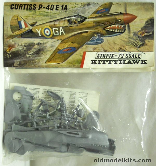 Airfix 1/72 Curtiss P-40E / Kittyhawk-1A Type Three Logo Bag, 118 plastic model kit